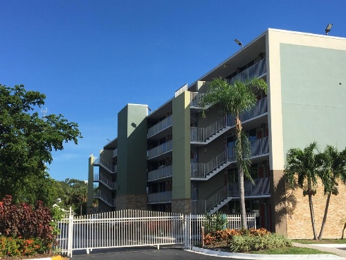 Days Inn by Wyndham Fort Lauderdale Airport Cruise Port image 11