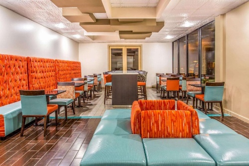 Days Inn by Wyndham Fort Lauderdale Airport Cruise Port image 20