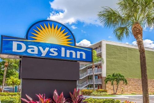 Days Inn by Wyndham Fort Lauderdale Airport Cruise Port image 22